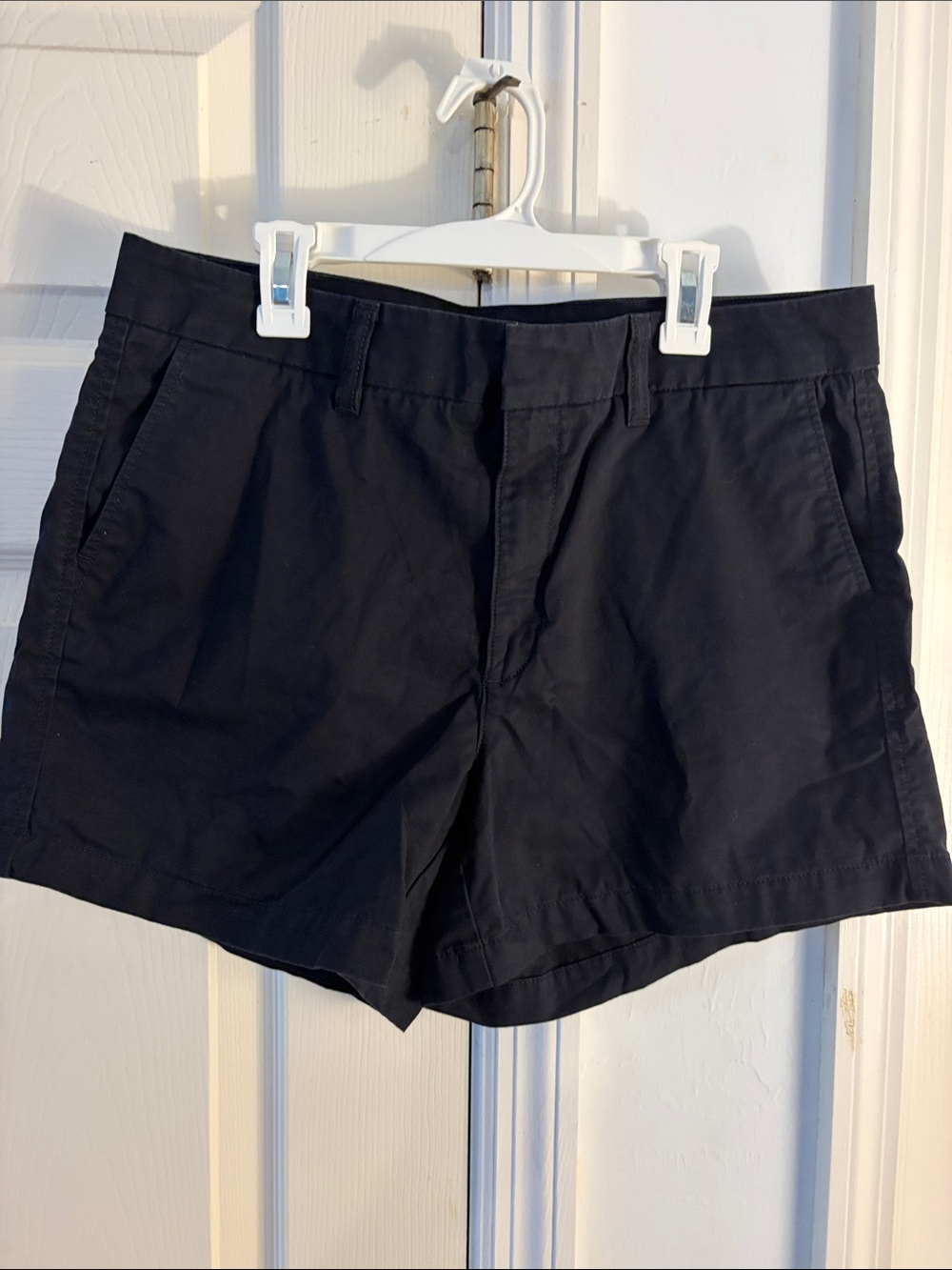 Quince Women's Black Organic Cotton Chino Shorts